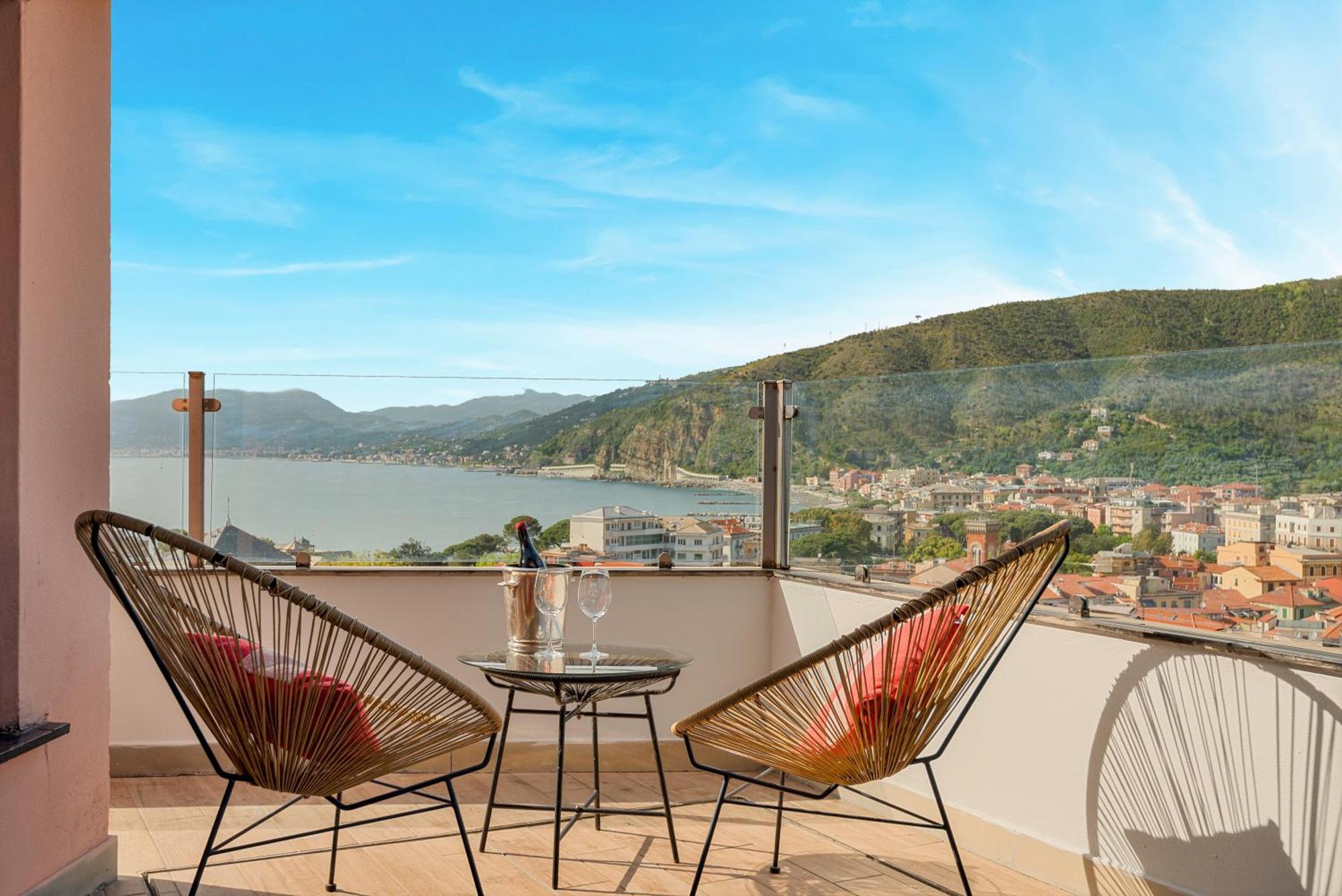Hotel Vis A Vis Sestri Levante Kültér fotó