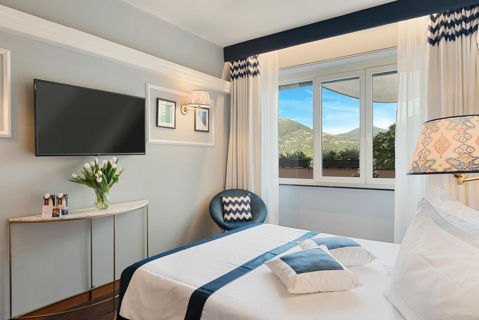 Hotel Vis A Vis Sestri Levante Kültér fotó
